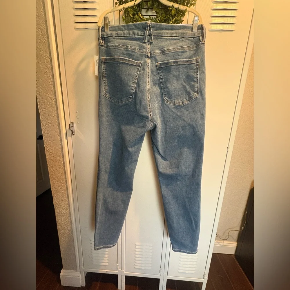 NWT Sz 14-18 Good American Always Fits Straight Jeans Retail $155 - Picture 3 of 6
